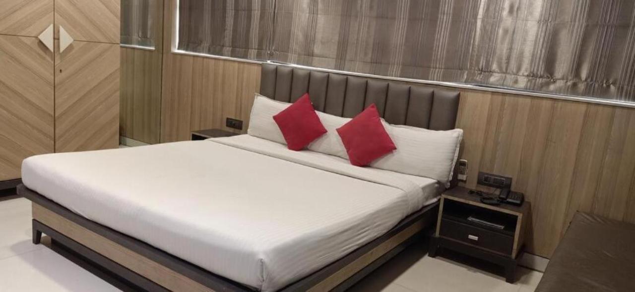 Hotel Pratiksha Residency Navi Mumbai Exterior photo